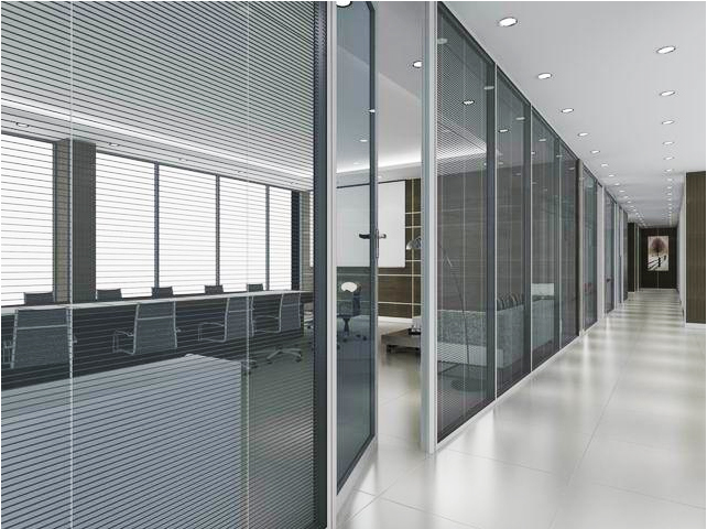 如何利用玻璃隔断装修获得办公空间利用率